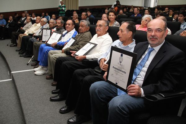 Homenajes_65_años_de_Gallos_Blancos_GJ_23