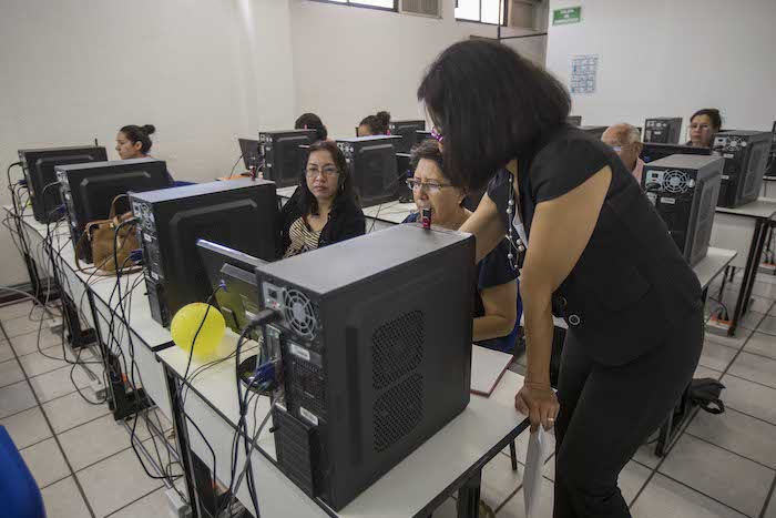 Inician clases más de 600 sanjuanenses 3a generación de Escuela Municipal de Computación 1