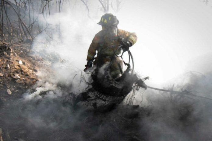 INCENDIO DE PREDIO PROVOCA PÁNICO EN SJR