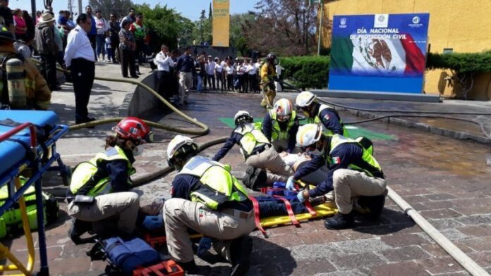 Conmemoran a víctimas de temblores con simulacro en San Juan del Río