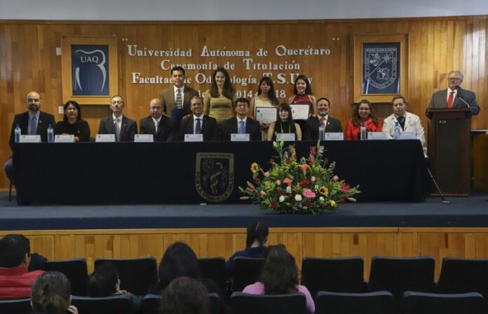 Alumnos se titulan en Prótesis Dental de la Facultad de Medicina Alumnos se titulan en Prótesis Dental de la Facultad de Medicina