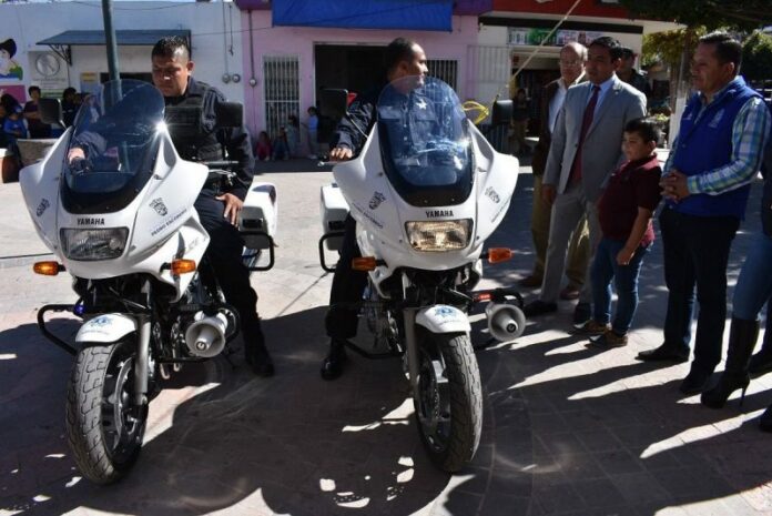 Entregaron equipamiento y vehículos a policías de Pedro Escobedo Entregaron equipamiento y vehículos a policías de Pedro Escobedo