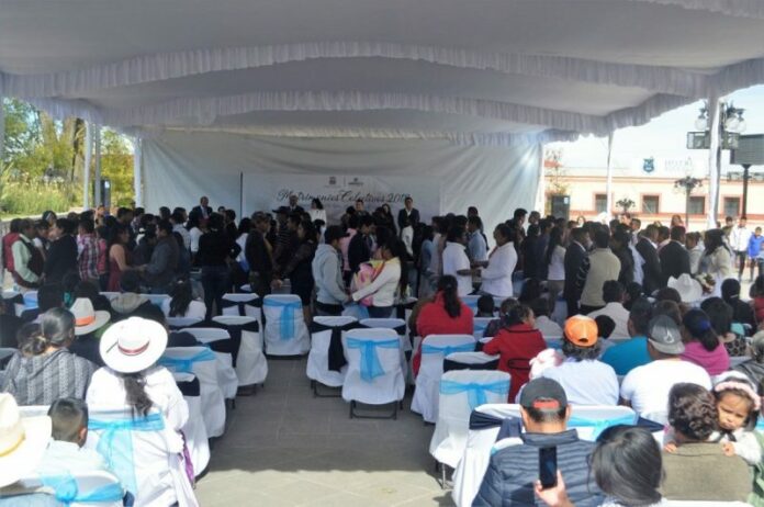 En Amealco 47 parejas se casaron en bodas comunitarias En Amealco 47 parejas se casaron en bodas comunitarias