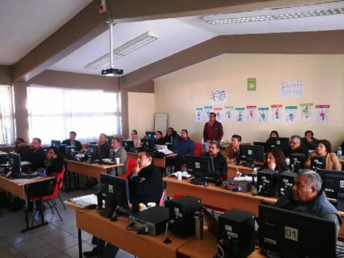 Capacitan a docentes en Gestión Directiva centrada en el aprendizaje Capacitan a docentes en Gestión Directiva centrada en el aprendizaje