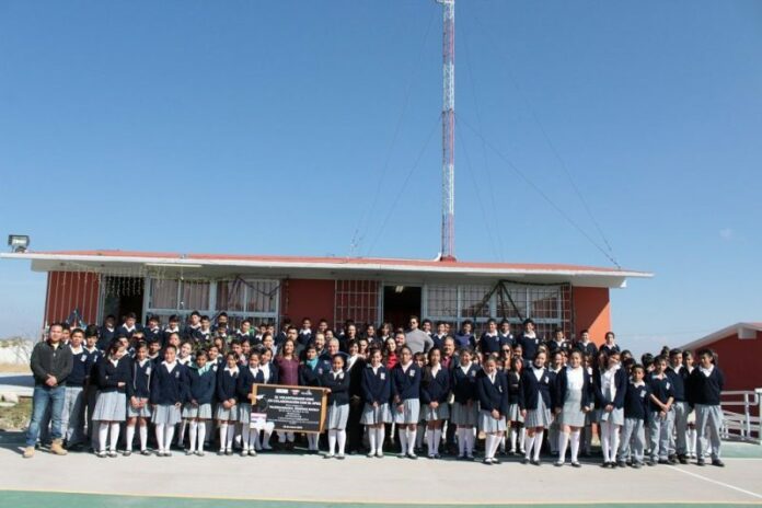 Entregaron aula en la telesecundaria “Federico Engels” de Huimilpan Entregaron aula en la telesecundaria “Federico Engels” de Huimilpan