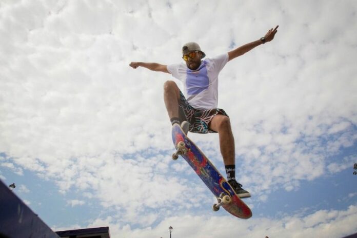 El skate cada vez toma más fuerza entre los jóvenes mexicanos El skate cada vez toma más fuerza entre los jóvenes mexicanos