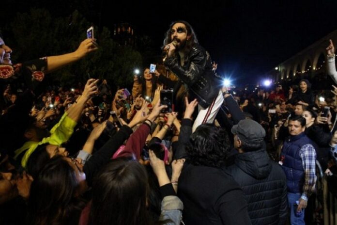 Moderatto provoca euforia a miles de personas en el FAOT Moderatto provoca euforia a miles de personas en el FAOT
