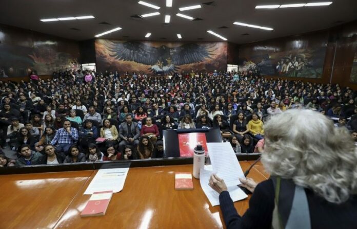 Presentan en la UAQ el libro “Acoso. ¿Denuncia legítima o victimización?” Presentan en la UAQ el libro “Acoso. ¿Denuncia legítima o victimización?”