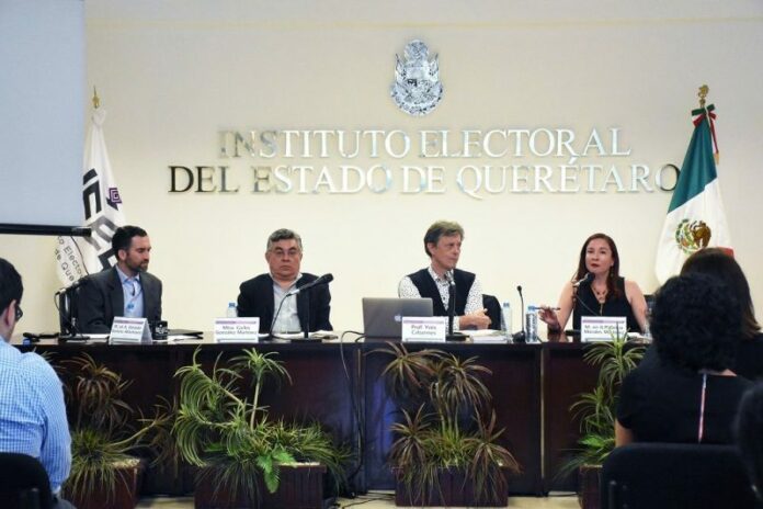 Presentan en IEEQ herramientas para fortalecer democracia participativa Presentan en IEEQ herramientas para fortalecer democracia participativa