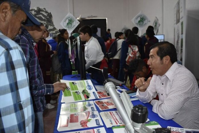 Primer tianguis agropecuario en Pedro Escobedo Primer tianguis agropecuario en Pedro Escobedo