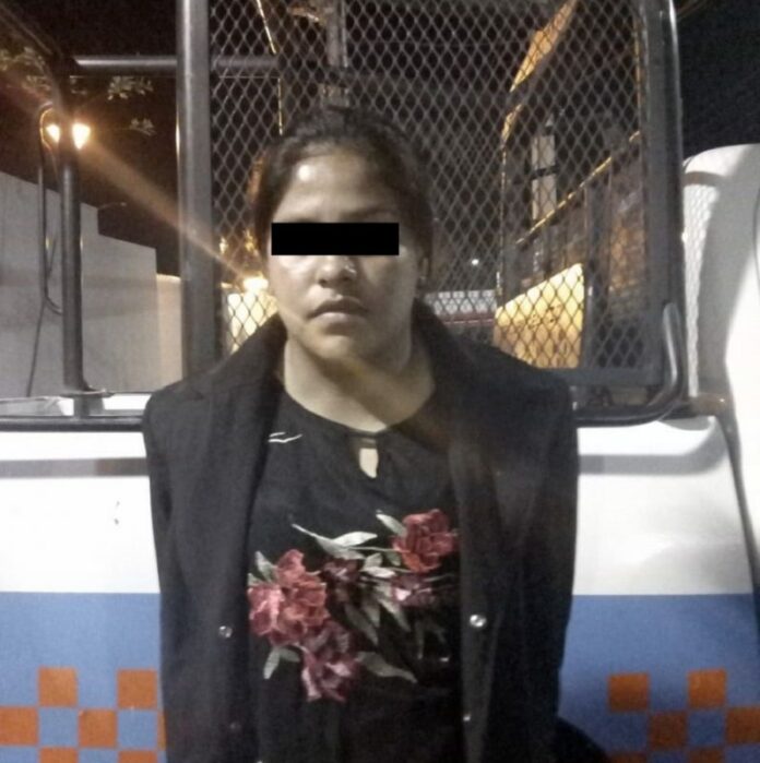 Aseguran a mujer por robo a comercio en San Juan del Río Aseguran a mujer por robo a comercio en San Juan del Río
