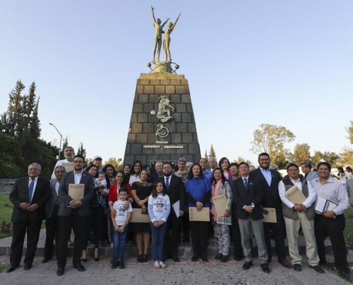 Sellaron Cápsula del Tiempo en el marco del 60 Aniversario de Autonomía Sellaron Cápsula del Tiempo en el marco del 60 Aniversario de Autonomía