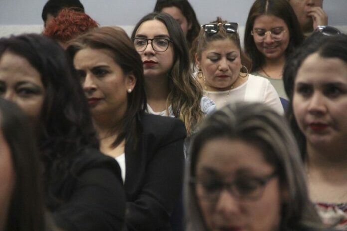 Clausuran en la UAQ Diplomado para la Institucionalización de la Perspectiva de Género Clausuran en la UAQ Diplomado para la Institucionalización de la Perspectiva de Género