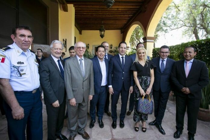 El Gobernador se reúne con integrantes de la Federación Mexicana de la Industria Aeroespacial El Gobernador se reúne con integrantes de la Federación Mexicana de la Industria Aeroespacial