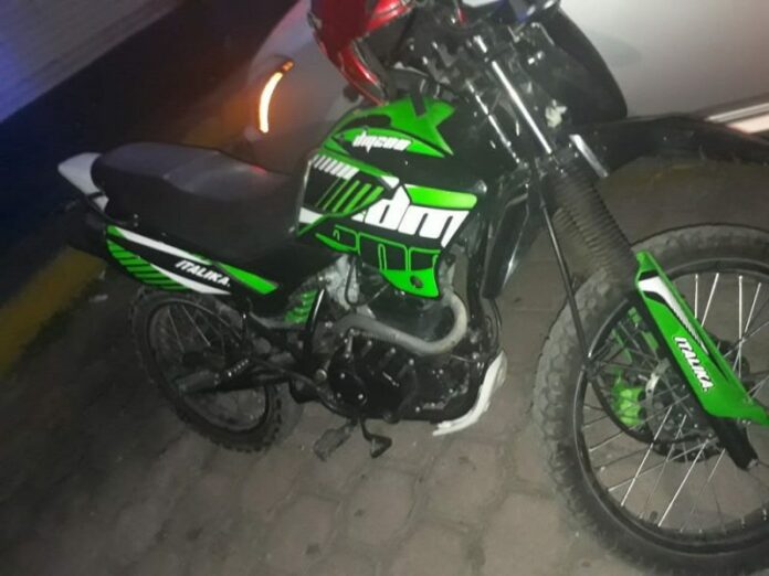 Intentan vender una moto, a quien se la habían robado. Fueron detenidos Intentan vender una moto, a quien se la habían robado. Fueron detenidos