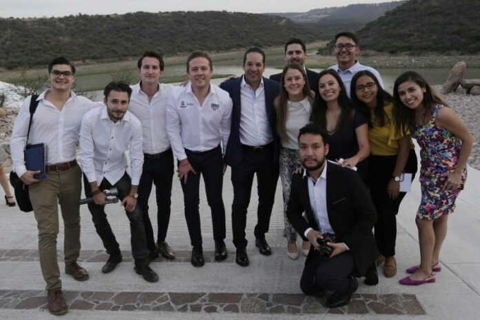 El Gobernador se reúne con Comité Sindical Juvenil de Querétaro El Gobernador se reúne con Comité Sindical Juvenil de Querétaro