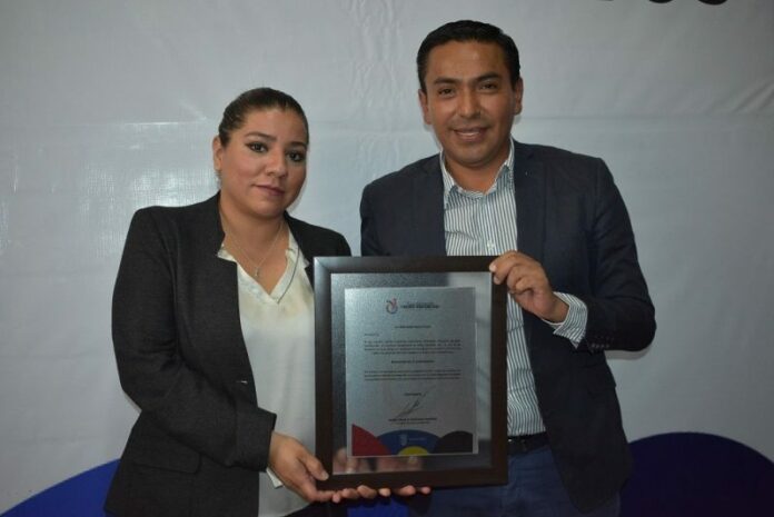 Entrega Amarildo Bárcenas nombramientos a secretarios en Pedro Escobedo Entrega Amarildo Bárcenas nombramientos a secretarios en Pedro Escobedo