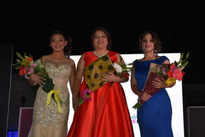 Alexandra Uribe fue elegida reina de la Feria del Grano y la Cantera Alexandra Uribe fue elegida reina de la Feria del Grano y la Cantera
