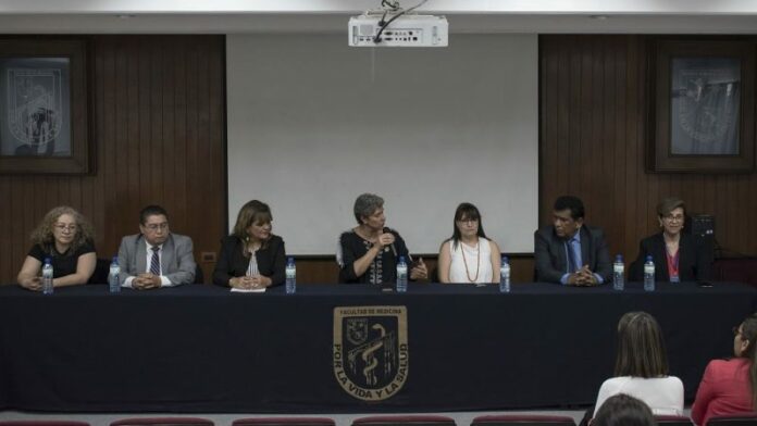 Licenciatura en Odontología de la UAQ se somete a evaluación de CIEES Licenciatura en Odontología de la UAQ se somete a evaluación de CIEES