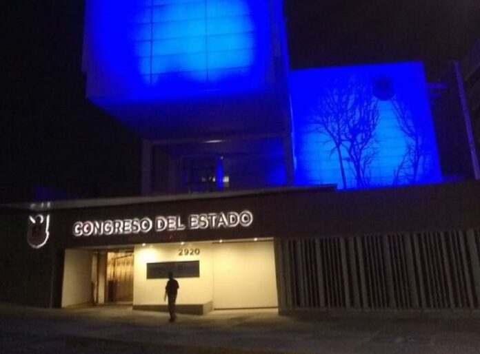 El Poder Legislativo se iluminó de azul en Querétaro El Poder Legislativo se iluminó de azul en Querétaro