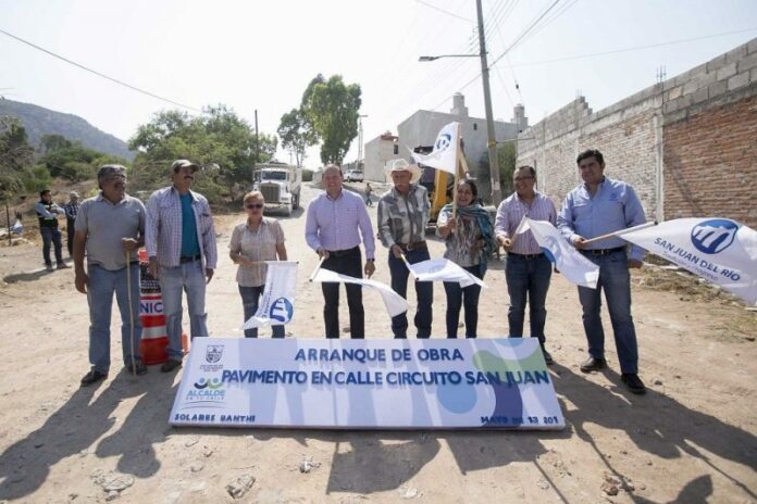 Inician mejoramiento de vialidad en Solares Banthí Inician mejoramiento de vialidad en Solares Banthí