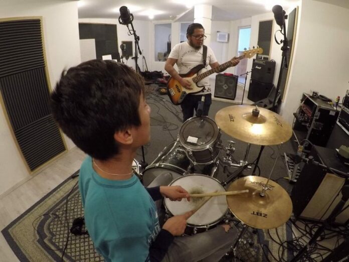 Rock DI lanza “Despertar”, su primer material de estudio de grabación. Rock DI lanza “Despertar”, su primer material de estudio de grabación.