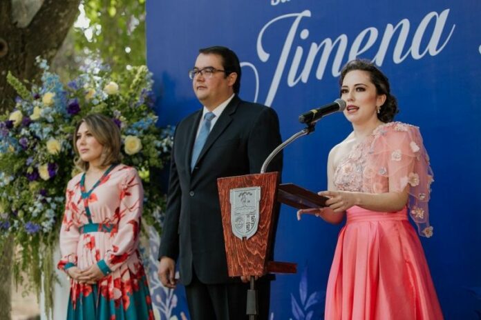 Memo Vega presenta a Jimena I como reina de la feria San Juan del Río 2019 Memo Vega presenta a Jimena I como reina de la feria San Juan del Río 2019
