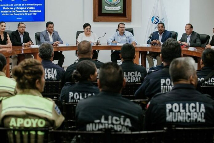 Reciben policías municipales y viales de SJR capacitación en Derechos Humanos Reciben policías municipales y viales de SJR capacitación en Derechos Humanos