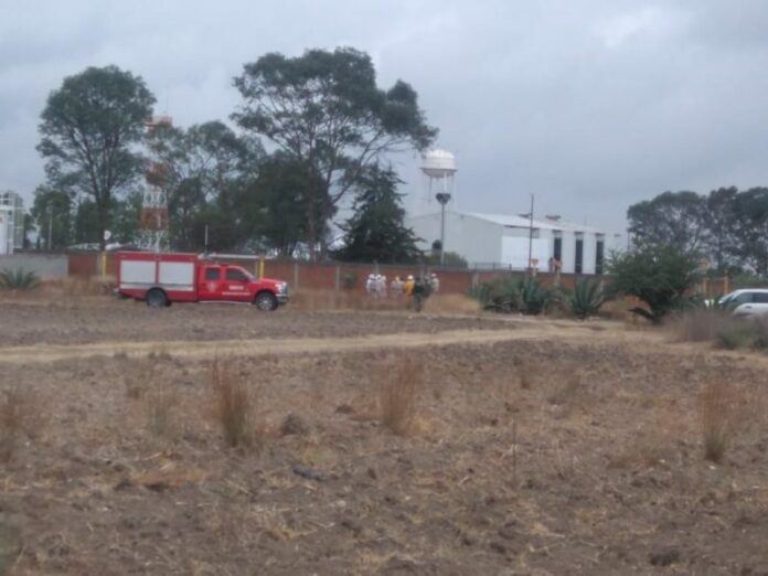 Huachicoleros provocan fuga de gas en subestación de Pemex en Palmillas Bomberos de San Juan del Río atienden una fuga de gas en Palmillas.