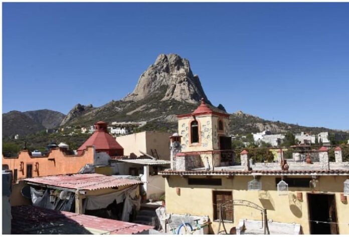 Impulsan acciones conjuntas Dirección de Turismo y Pueblo Mágico de Bernal Impulsan acciones conjuntas Dirección de Turismo y Pueblo Mágico de Bernal