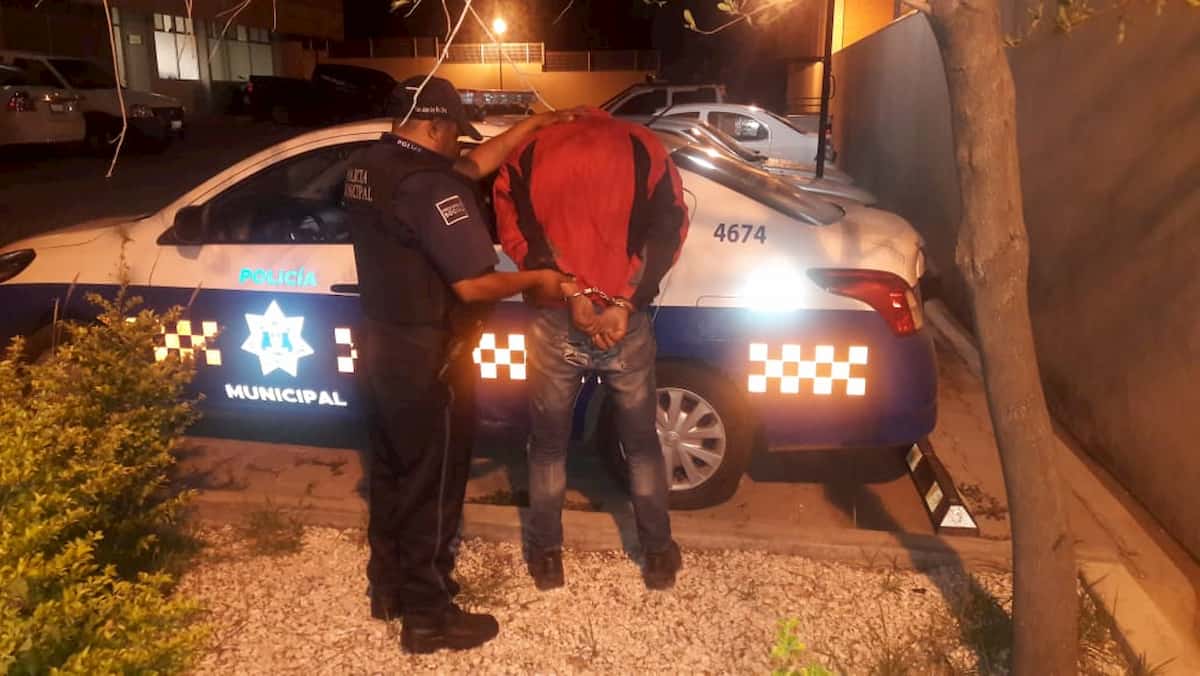 Detiene policía sanjuanense a presunto ladrón en Cerro Gordo