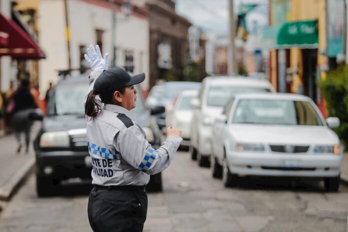 Estrenan uniforme Agentes de Vialidad de la SSPM de San Juan del Río Estrenan uniforme Agentes de Vialidad de la SSPM de San Juan del Río