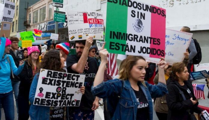 Los sueños no son eternos lo saben los Dreamers, cuando los sueños llegan a su fin. Para ellos, la fantasía terminó el día que los separaron de sus familiares Los sueños no son eternos lo saben los Dreamers, cuando los sueños llegan a su fin. Para ellos, la fantasía terminó el día que los separaron de sus familiares