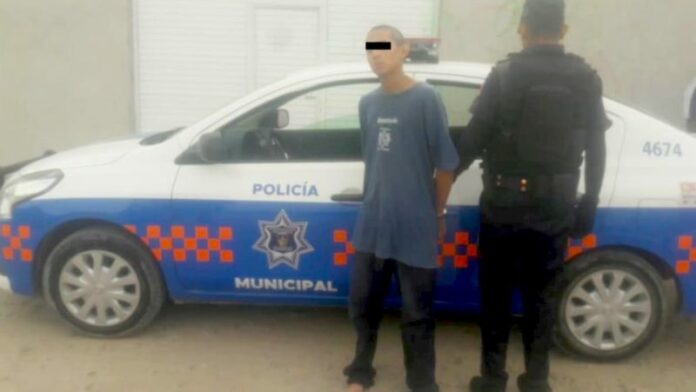 Ladrón perforó pared para robar negocio, lo agarran infraganti Ladrón perforó pared para robar negocio, lo agarran infraganti