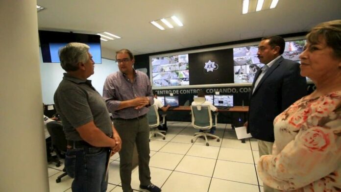 Reconocen ciudadanos beneficios del Centro de Vigilancia C4 en San Juan del Río Reconocen ciudadanos beneficios del Centro de Vigilancia C4 en San Juan del Río