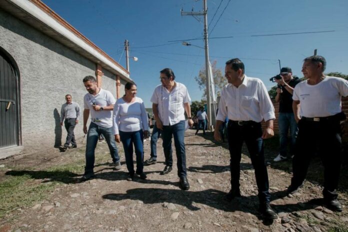 Inicia Memo Vega obras de mejoramiento de calles en El Coto y El Rodeo Inicia Memo Vega obras de mejoramiento de calles en El Coto y El Rodeo