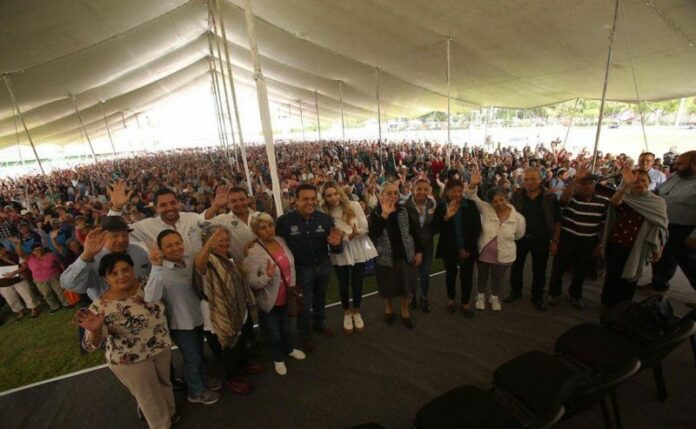 Luis Nava puso en marcha el programa “Médico en tu Calle” Luis Nava puso en marcha el programa “Médico en tu Calle”