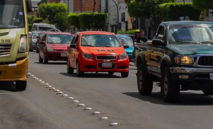 Consideran regularizar taxis colectivos SJR-Tequisquiapan Consideran regularizar taxis colectivos SJR-Tequisquiapan