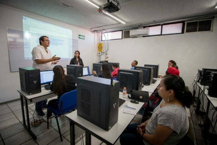 Descubre los beneficios de la Escuela Municipal de Computación en SJR Descubre los beneficios de la Escuela Municipal de Computación en SJR