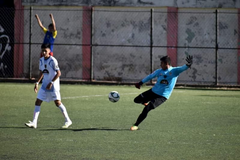 Agrada a Jóvenes futbolistas invitación de Petroleros de 3ª división en SJR Querétaro