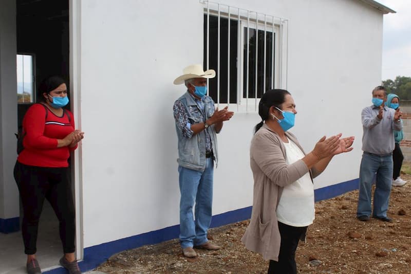 Dan trabajo a madres de familia en obras en San Ildefonso Amealco