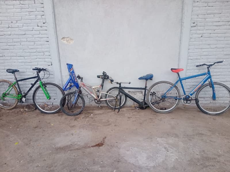 Aseguran a 5 sujetos por robo de bicicletas en Pedro Escobedo
