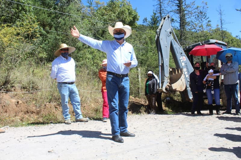 Rehabilitación de 2da etapa del camino de acceso en comunidad de Amealco