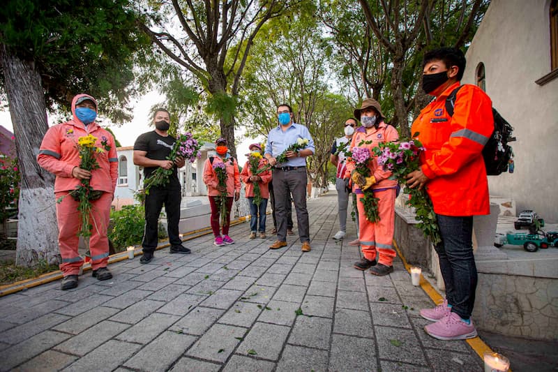Gobierno municipal rindió homenaje a los difuntos de los 22 panteones de San Juan del Río
