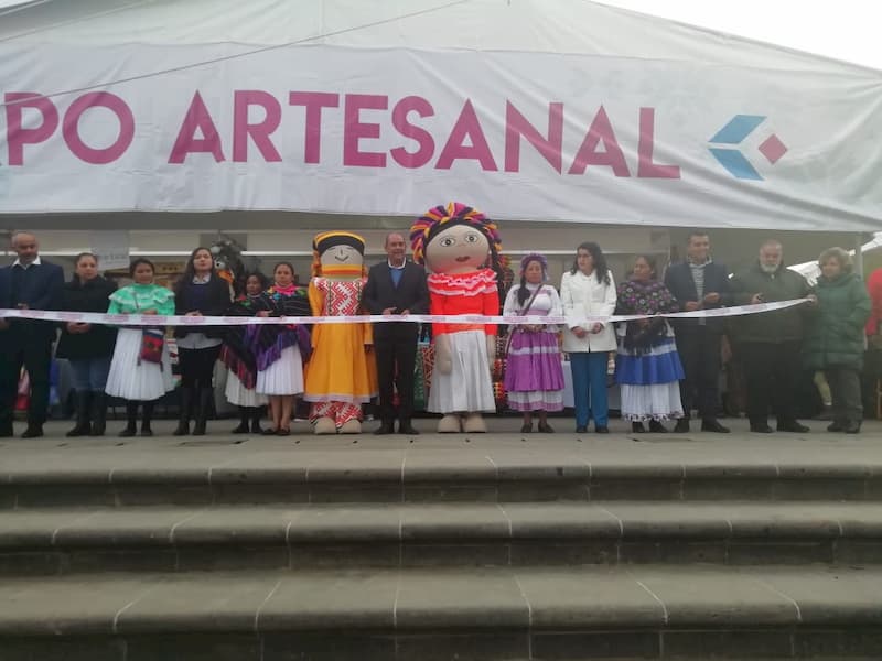 Realizan Festival Nacional de Muñecas Artesanales de forma virtual en Amealco