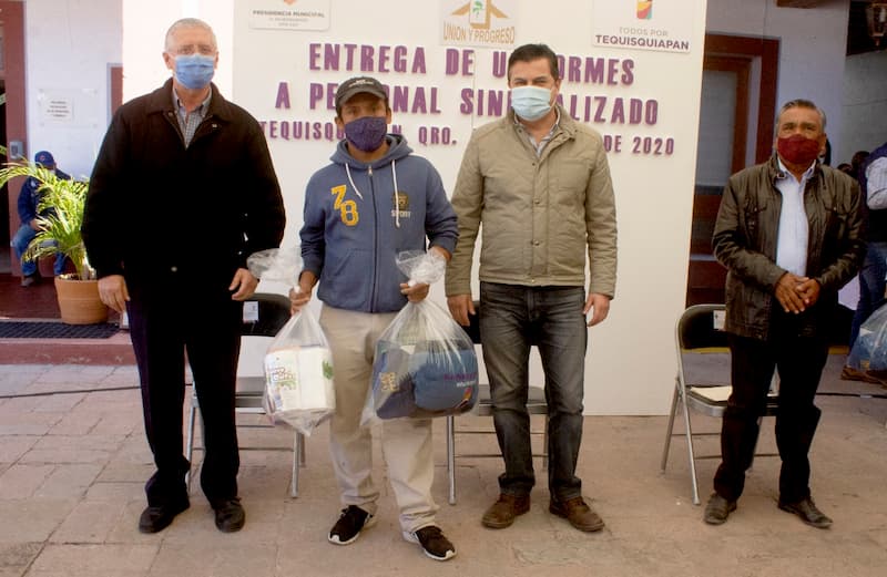 Toño Mejía entregó uniformes a sindicalizados de Tequisquiapan