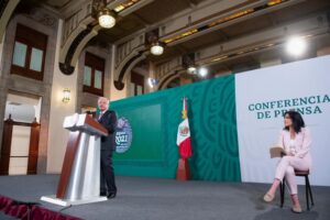 AMLO afirma que continúan labores de auxilio y entrega de apoyos a damnificados por inundaciones 1