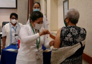 Inician campaña de vacunación contra la influenza en QRO