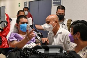 Trasladan a Jalisco al último lesionado en partido de Gallos vs Atlas