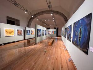 Exposición 90 grados llega al CEART de Querétaro